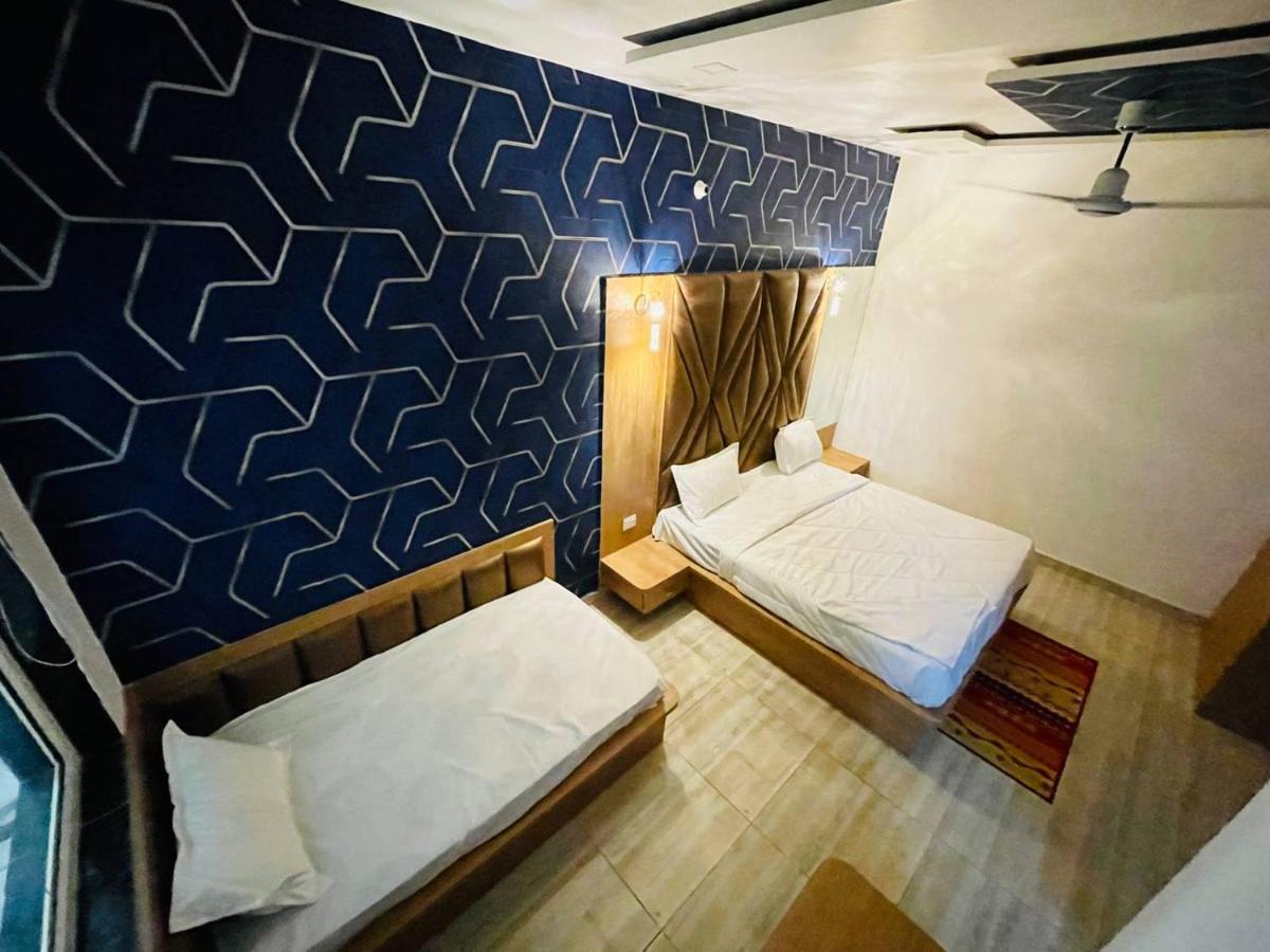 Hotel B P Emerald Матхура Екстер'єр фото