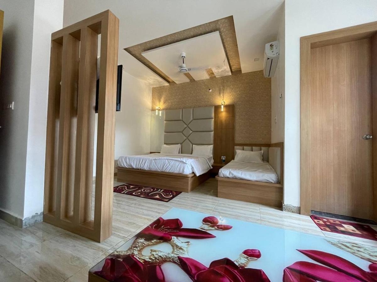 Hotel B P Emerald Матхура Екстер'єр фото